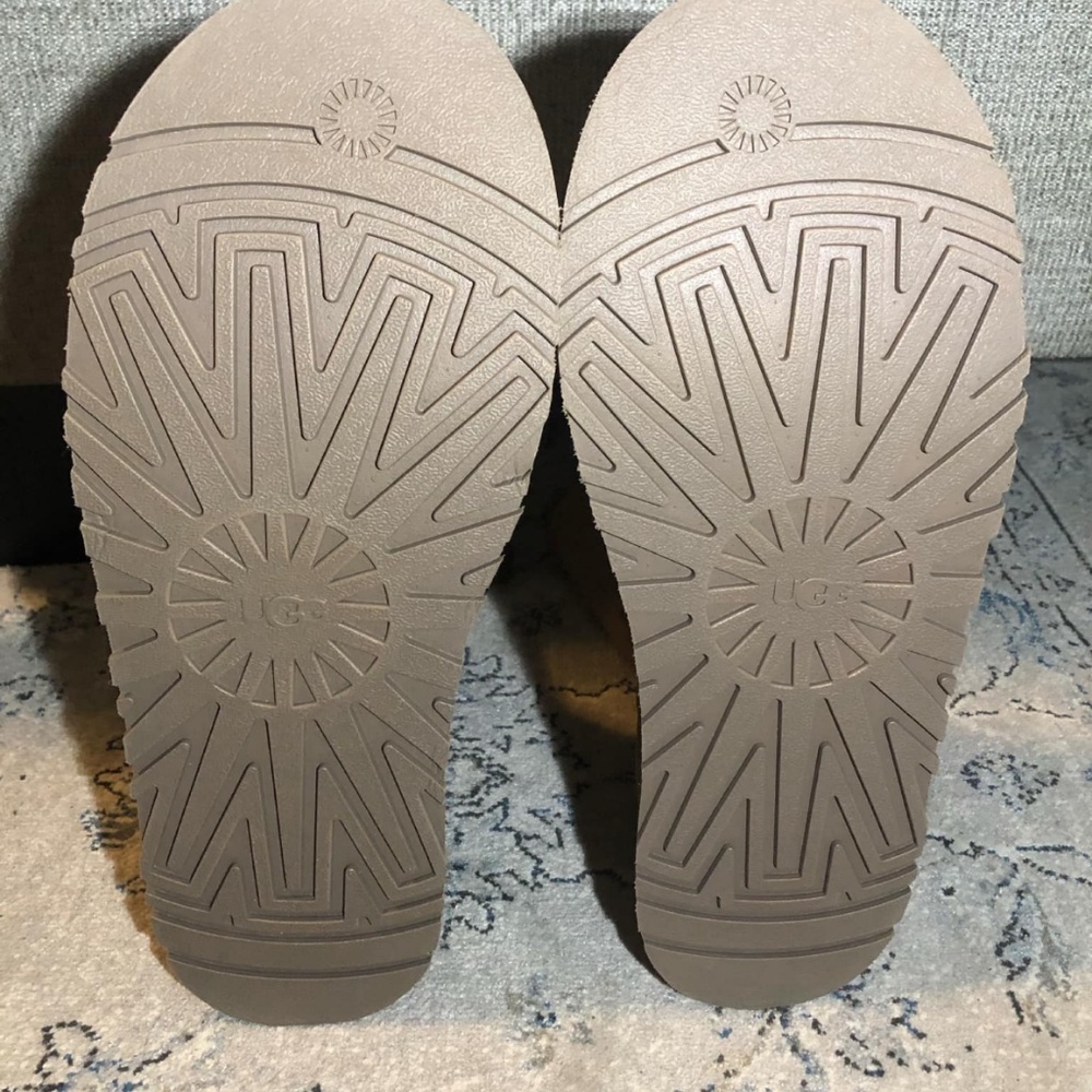 UGG Classic Dipper Boot in Chestnut - Picture 10 of 11